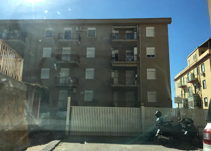 Isola 92100 Apartment