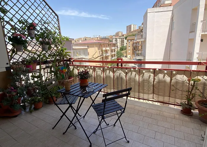 Isola 92100 Apartment