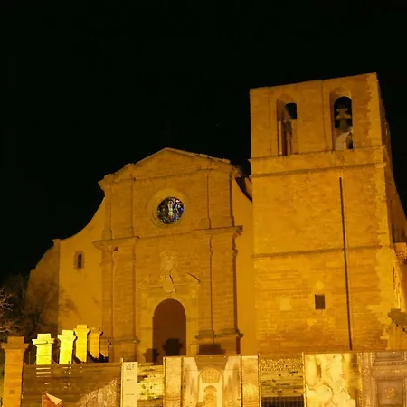 Διαμέρισμα Isola 92100 *