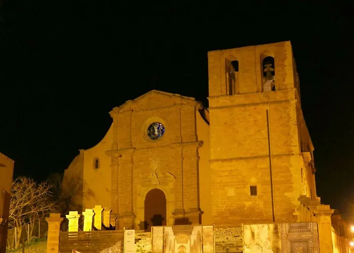 아파트 Isola 92100 *